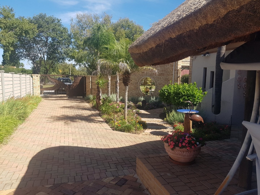 2 Bedroom Property for Sale in Flimieda North West